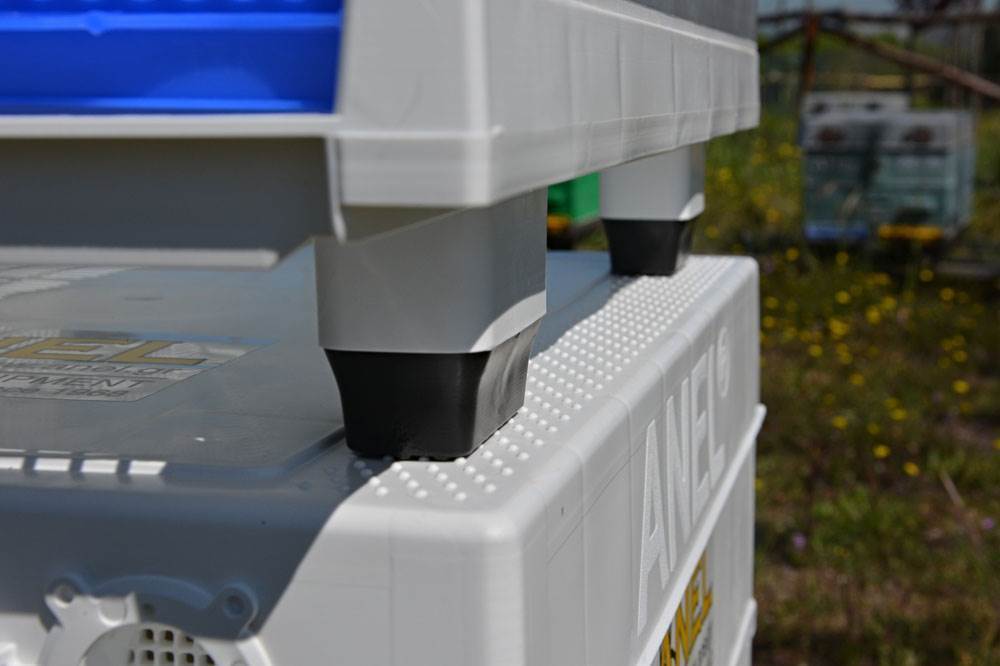 ANEL HIVE BUNDLE - Complete Hive, Frames & Feeder Set -  Langstroth Beehive