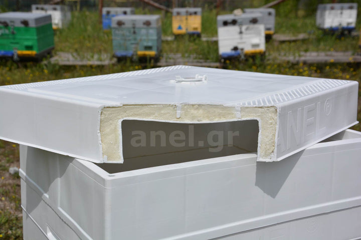 ANEL Langstroth Roof with 4 Ventilation Plugs