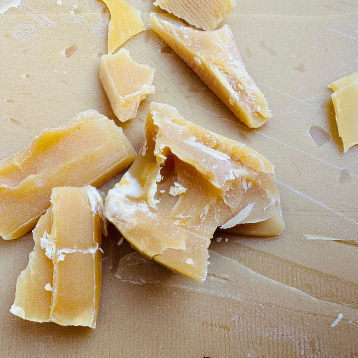 African Filtered Beeswax 1kg