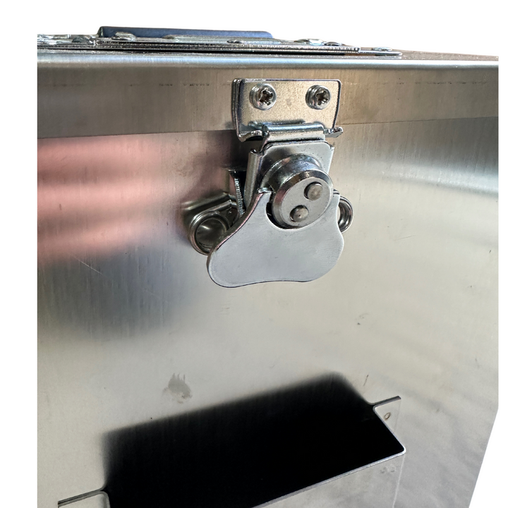 Secure Smoker Box For Transportation and Storage Prinox by Thomas Apiculture