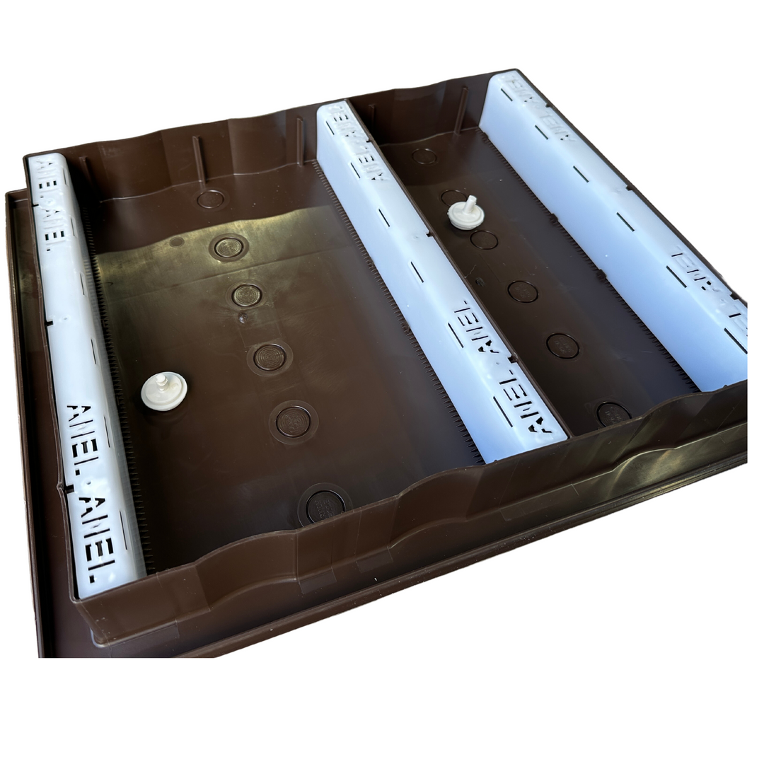 Langstroth & Dadant Top Feeder with Divider for Feeding Syrup and Fondant 7kg