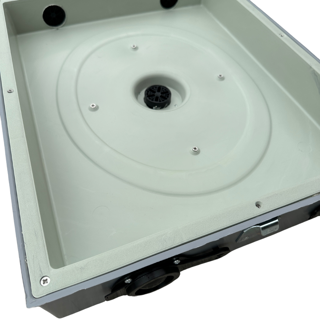 Langstroth Roof with Feeding Plug and 4 Ventilation Plugs