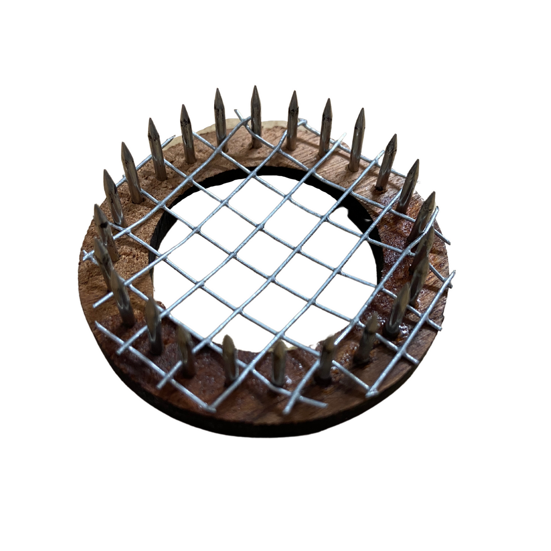 Press in Queen Cage Marking Cage