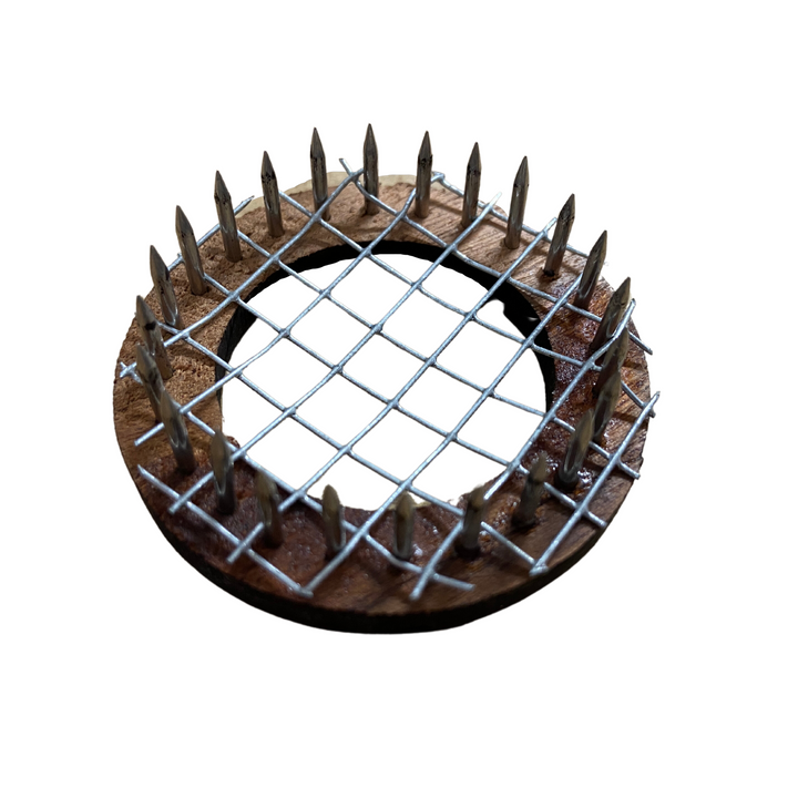 Press in Queen Cage Marking Cage