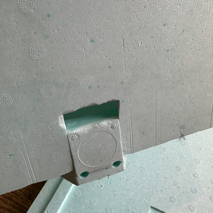 Quarti 6 Frame Langstroth Poly Nuc with Metal Lid