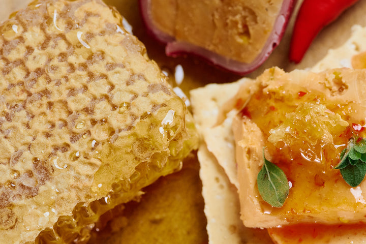 Luxury Welsh Foodie Gift Set – Honeycomb, Chilli Cheese, Crackers & Honey Sweet Chilli Sauce PRE-ORDER