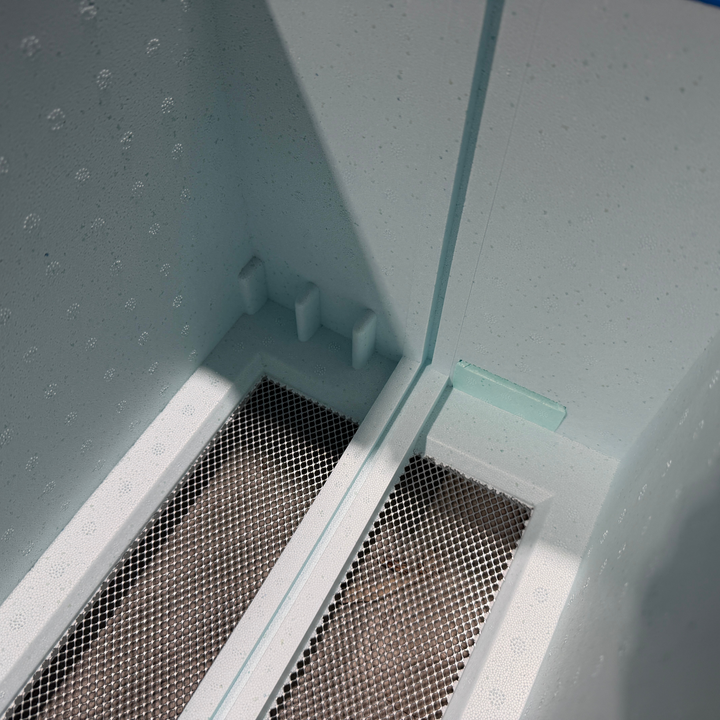 Quarti 2-in-1 Langstroth 6 Frame Poly Nuc with Metal Lid