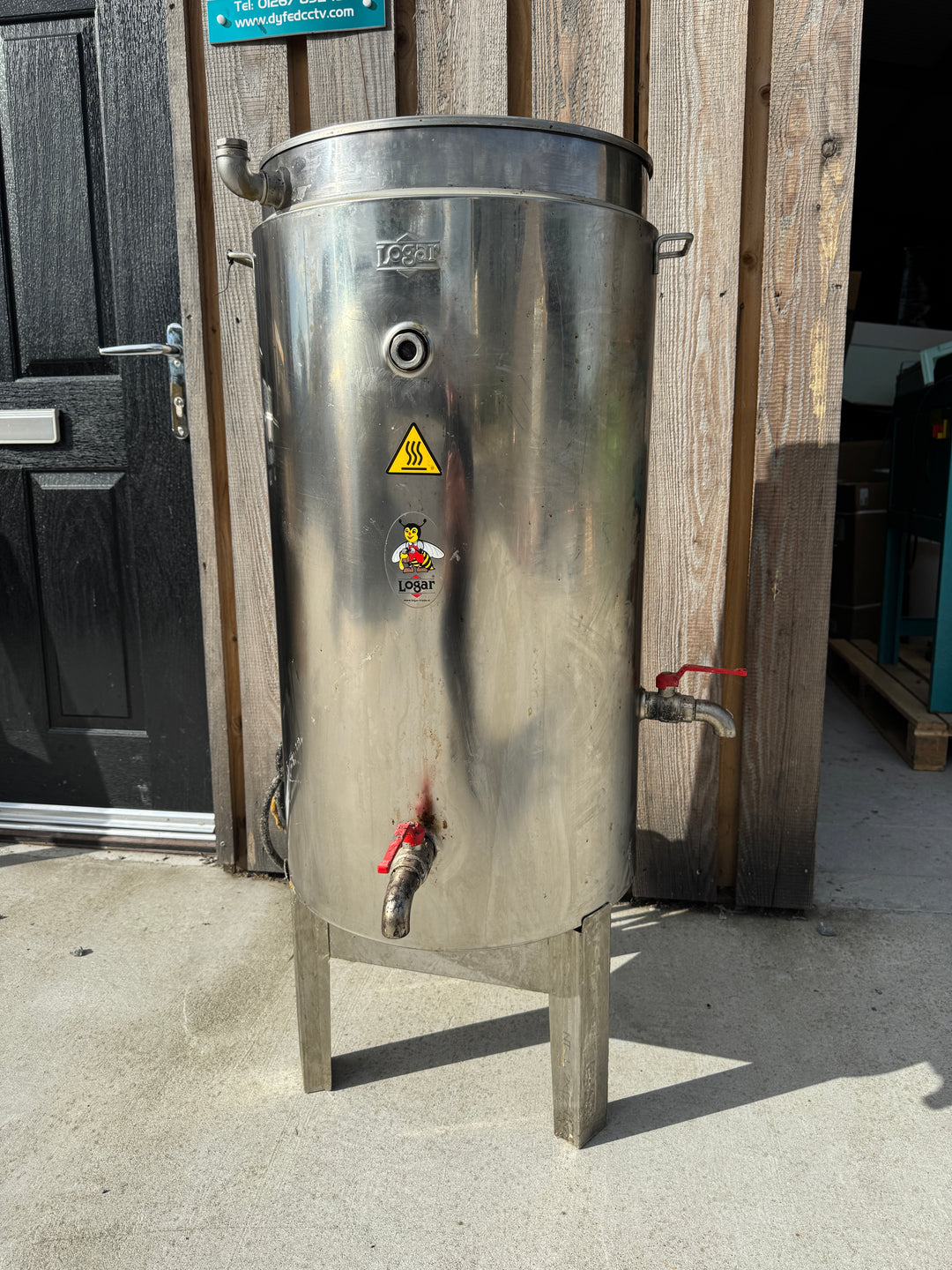 Used Logar 75L Beeswax Melter &amp; Steriliser with Stainless Steel Stand