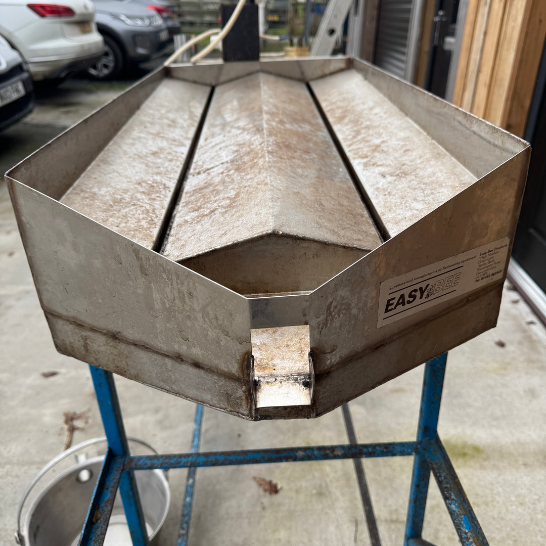 EasyBee Heated Uncapping Tray and Stand - Spare or repairs