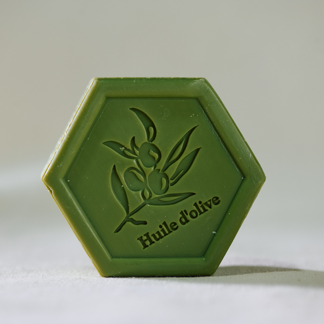 Hexagonal French vegetable soap bar in olive scent, 100g.