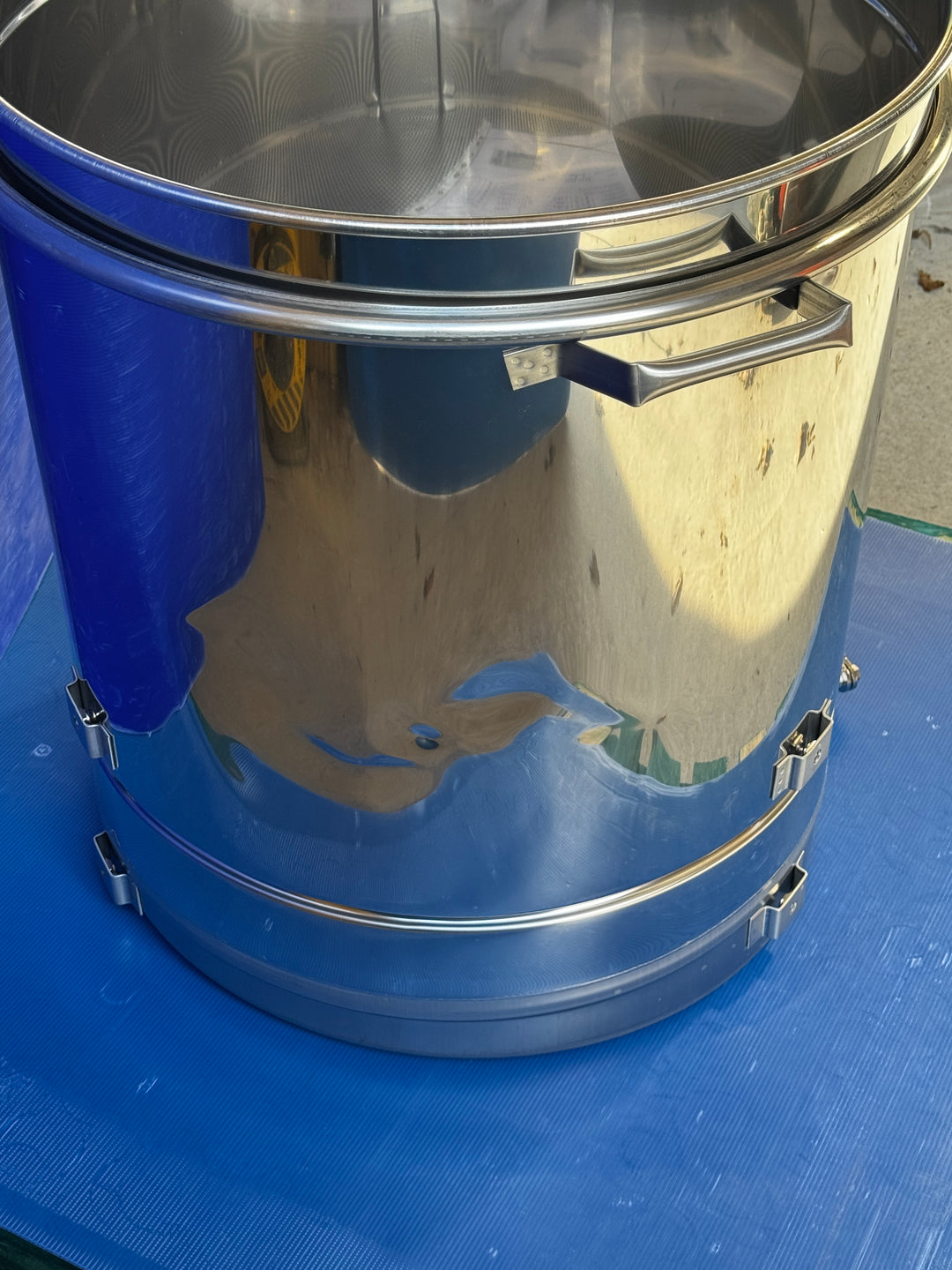 Cosmetic Damage - CFM Carl Fritz Mini Cappings Melter and Honey Liquefier with Legs on Wheels