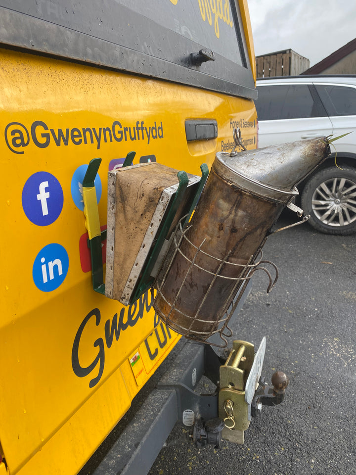 Swienty Magnetic Stand Smoker Holder for Car or Vehicle