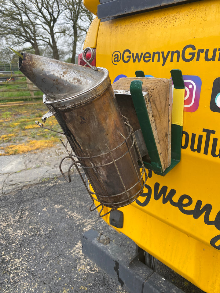 Swienty Magnetic Stand Smoker Holder for Car or Vehicle