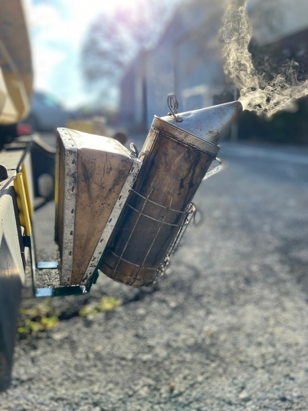 Swienty Magnetic Stand Smoker Holder for Car or Vehicle