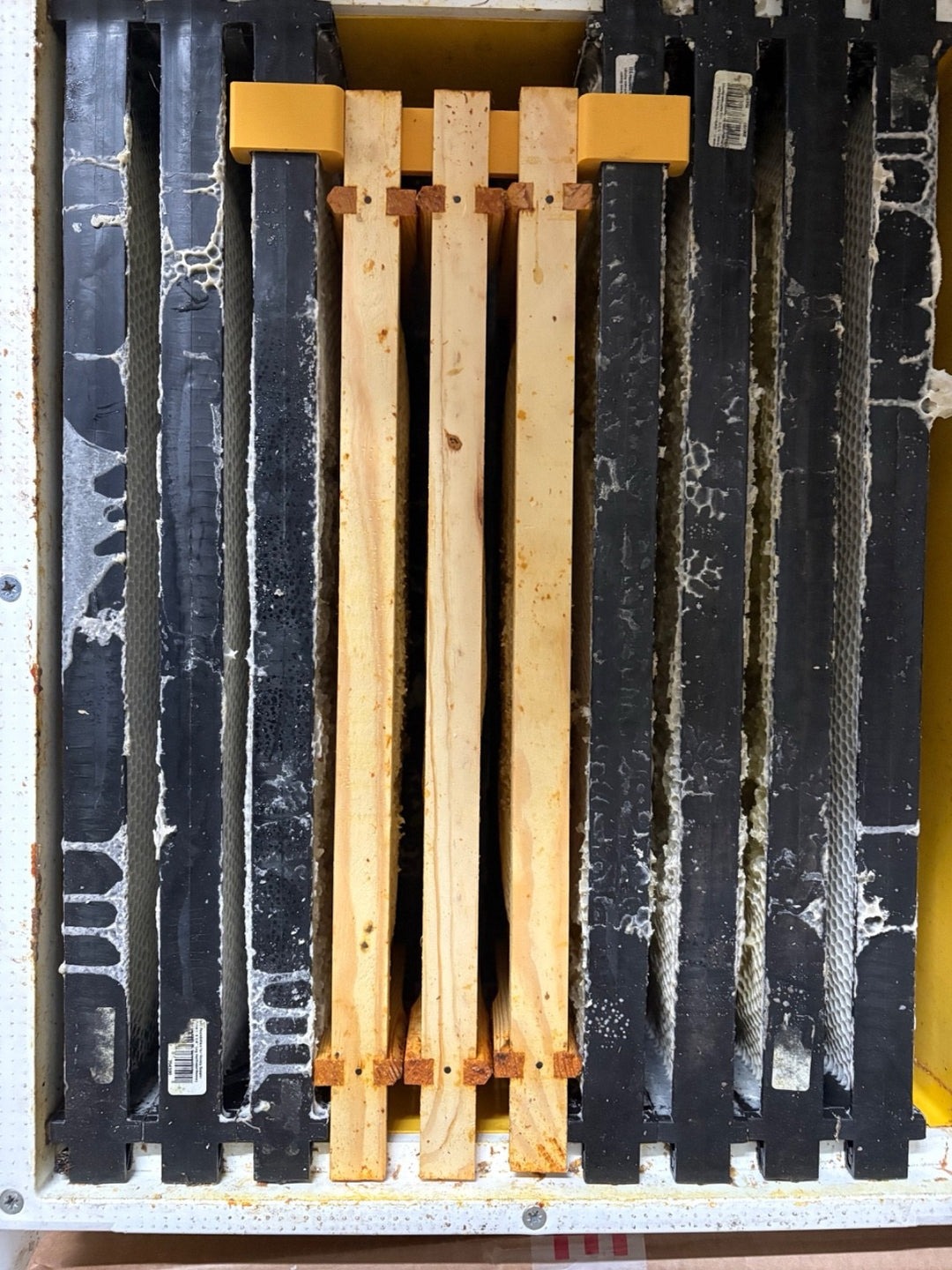 National to Langstroth Frame Adapter Converter Bracket – 1 / 2 / 3 Frame Options