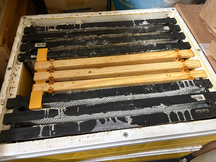 National to Langstroth Frame Adapter Converter Bracket – 1 / 2 / 3 Frame Options