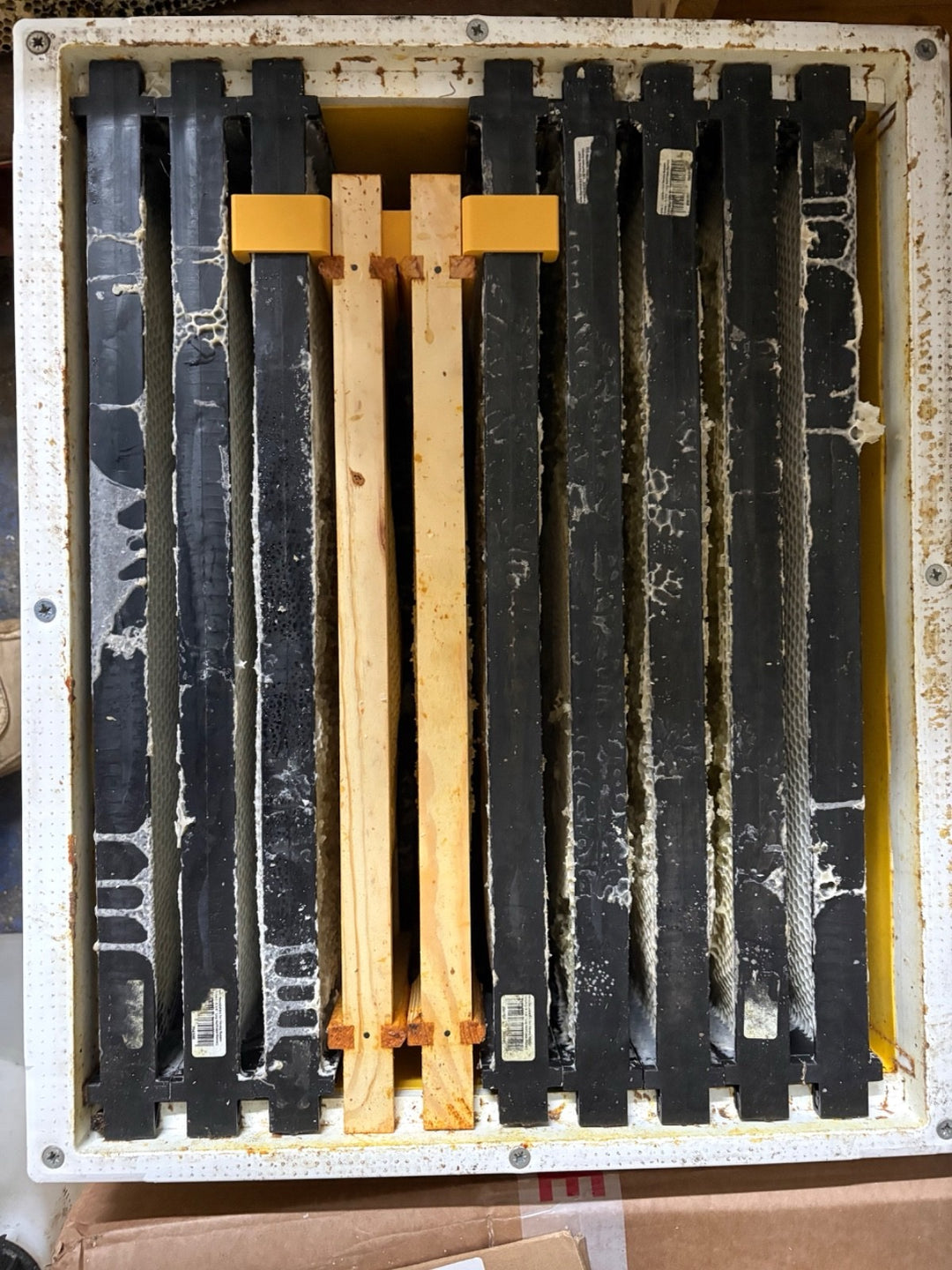 National to Langstroth Frame Adapter Converter Bracket – 1 / 2 / 3 Frame Options