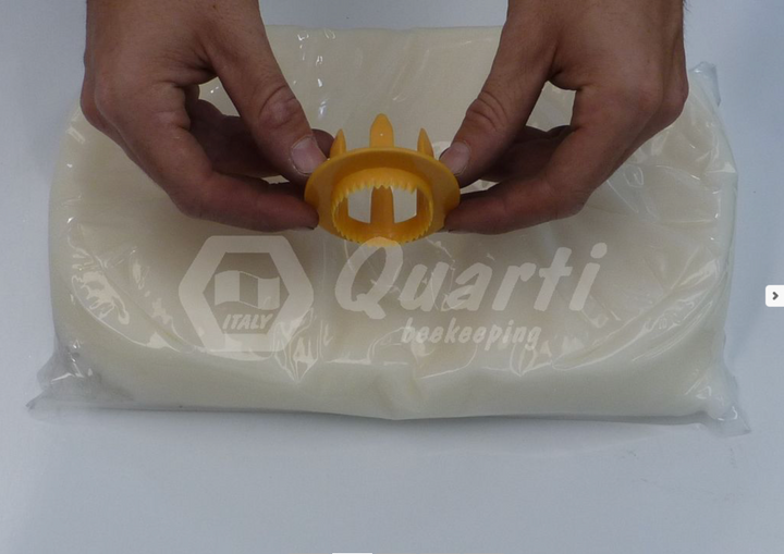 Fondant Aid Tool – Support for Beekeeping Fondant Feed