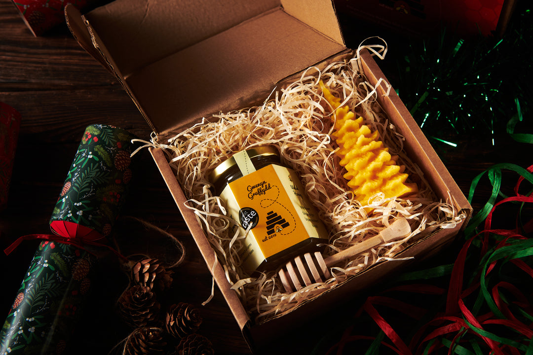 Welsh Wildflower Honey & Beeswax Candle Hamper Gift Set Box - Christmas Tree