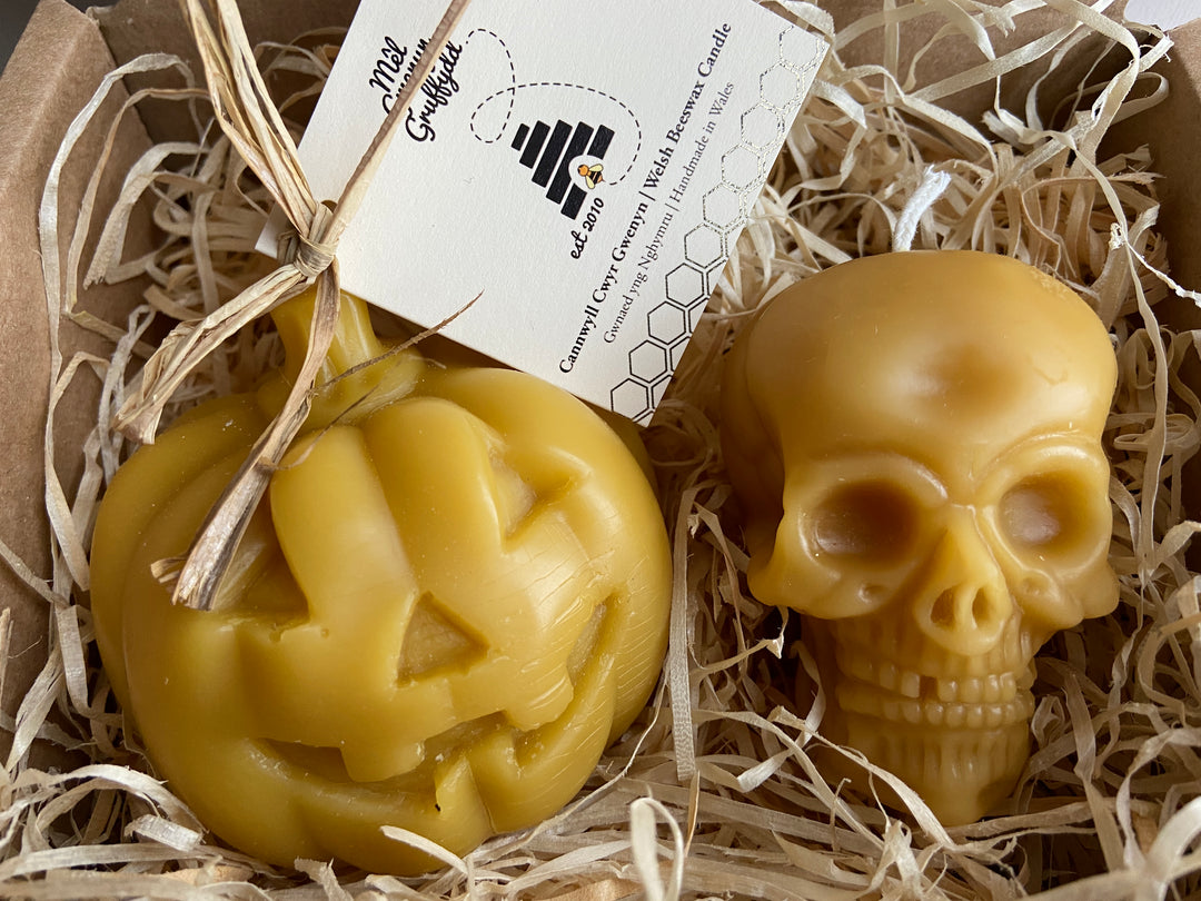 Halloween Beeswax Candle Gift Set – Pumpkin &amp; Skull