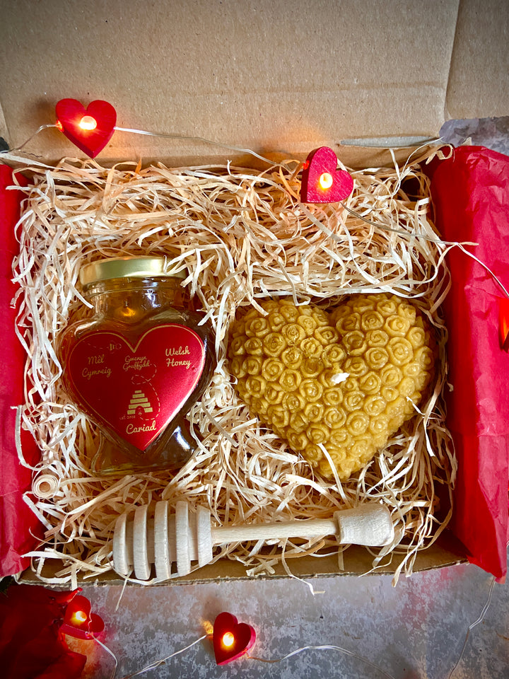 Cariad Gift Set | Welsh honey & Heart Beeswax Candle