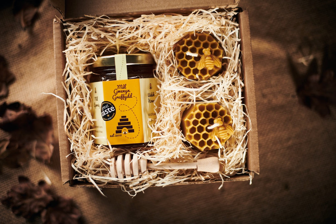 Small Welsh Wildflower Honey & Beeswax Candle Hamper Gift Set Box - Honeycomb Tealight with Honeybees