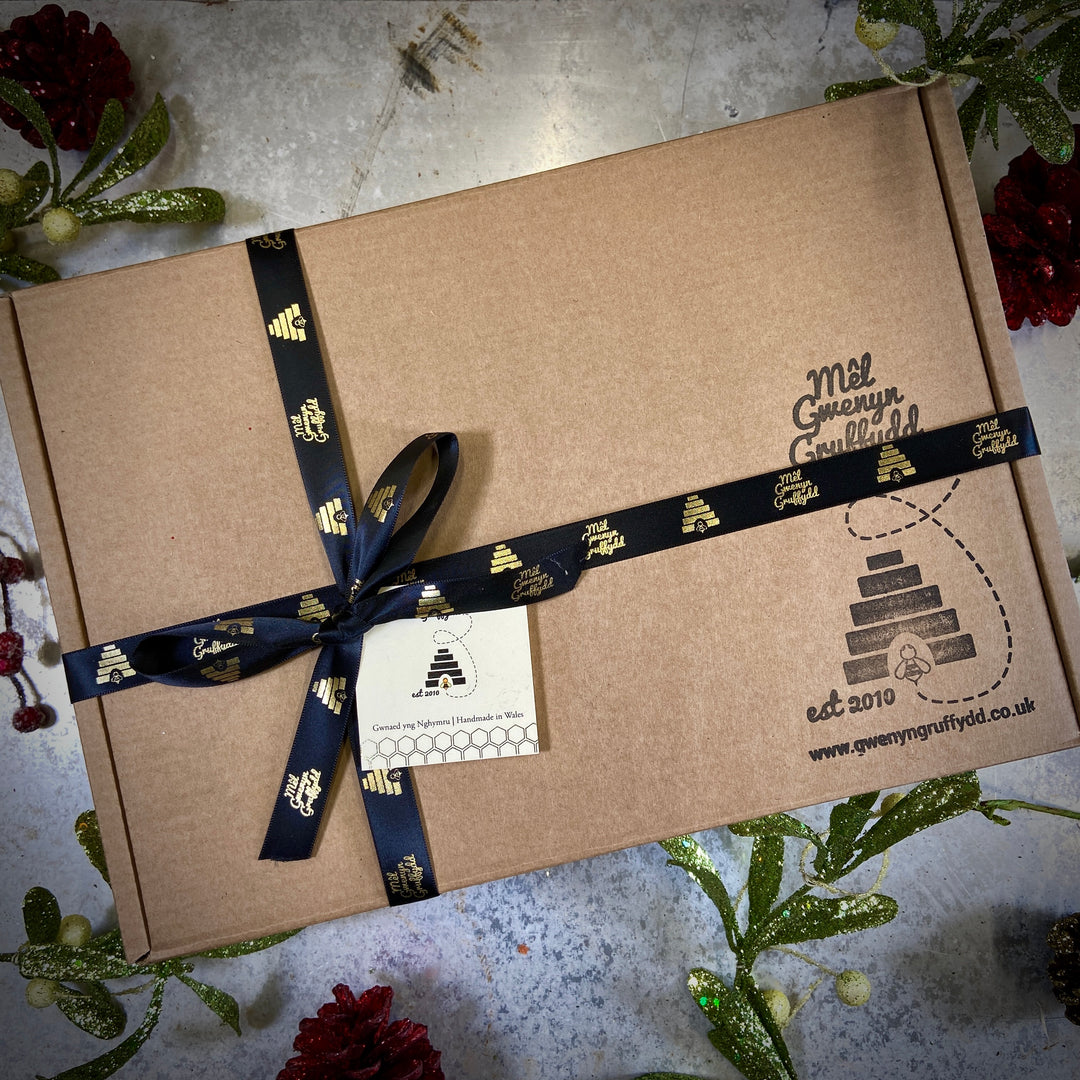 Large Welsh Honey & Beeswax Candle Hamper Gift Set