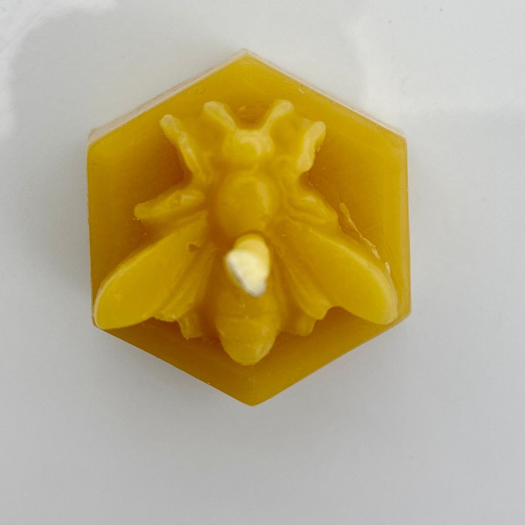 6x 100% Natural Pure Beeswax Hexagon Bee Unscented Candles Gift Set