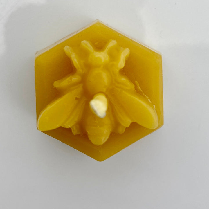 6x 100% Natural Pure Beeswax Hexagon Bee Unscented Candles Gift Set